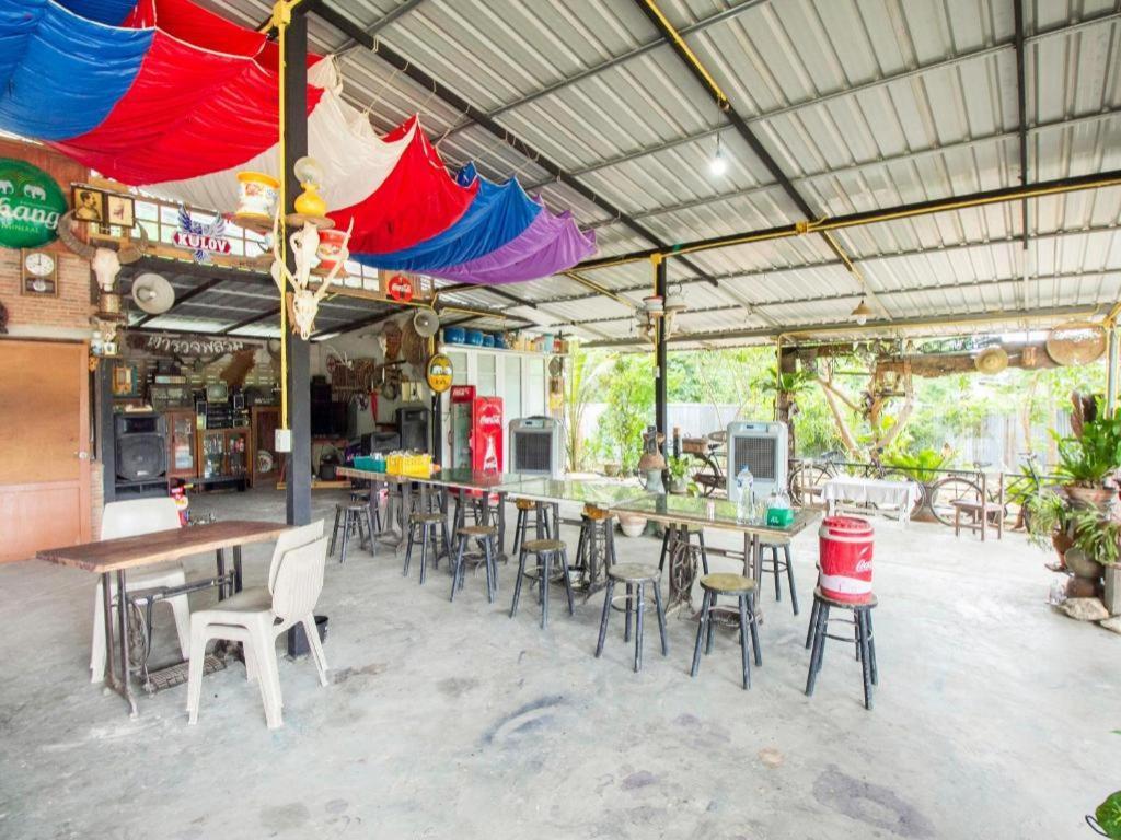 Hotel OYO 999 Baan Pak Rom Ruen HHQ Exteriér fotografie