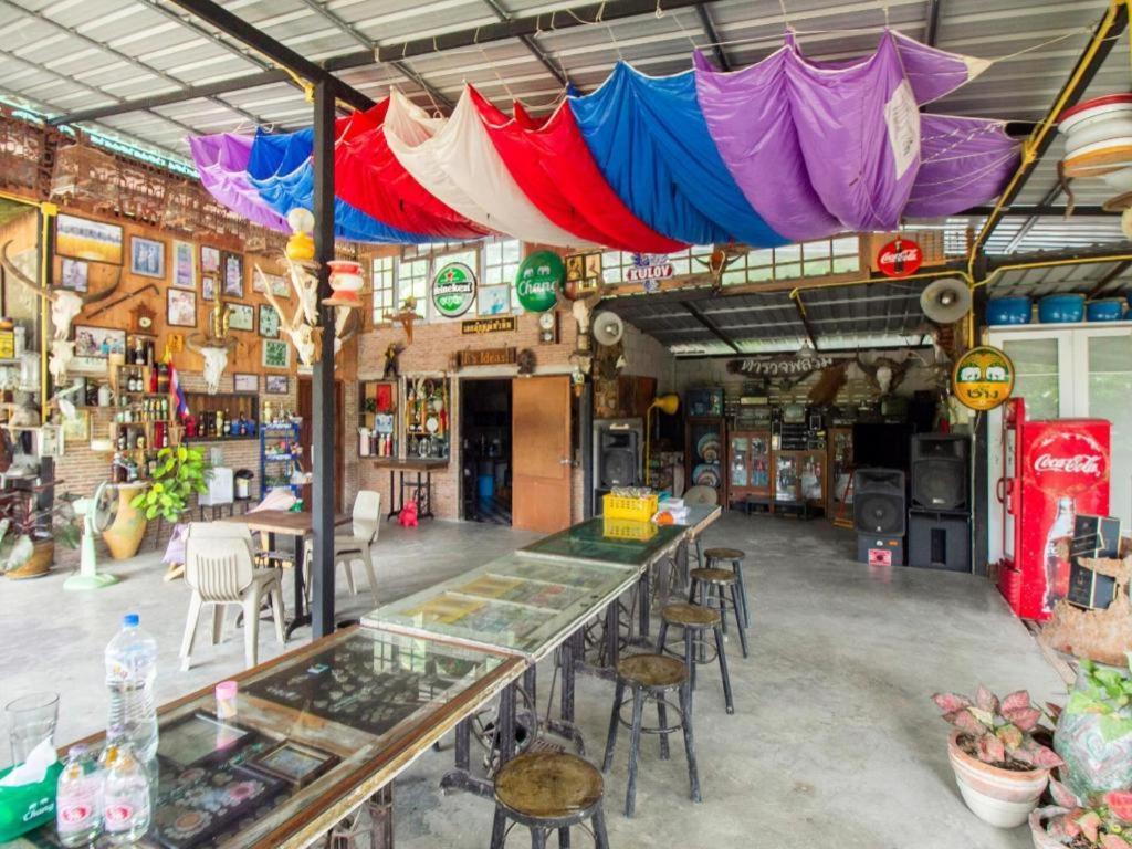 Hotel OYO 999 Baan Pak Rom Ruen HHQ Exteriér fotografie