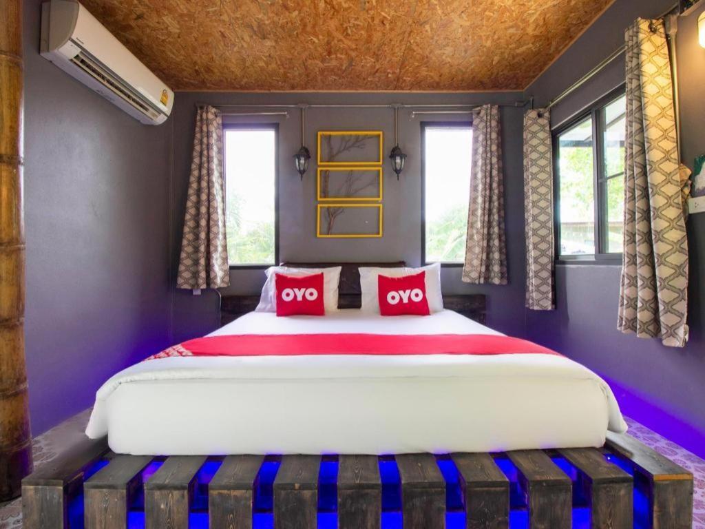 Hotel OYO 999 Baan Pak Rom Ruen HHQ Exteriér fotografie