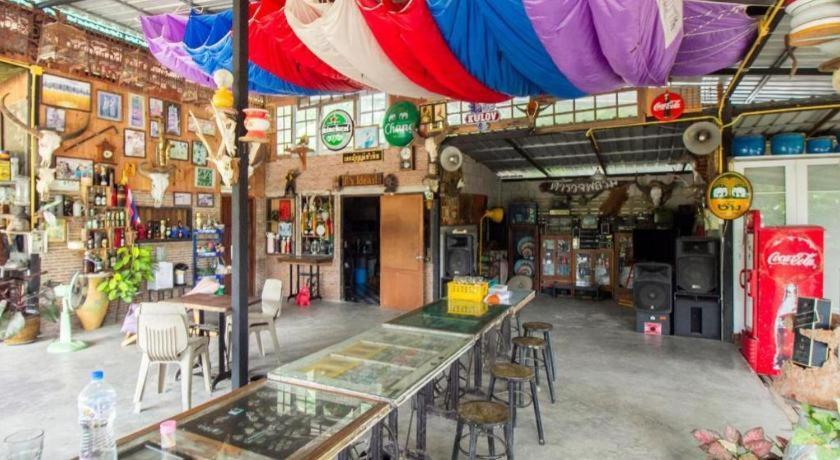 Hotel OYO 999 Baan Pak Rom Ruen HHQ Exteriér fotografie