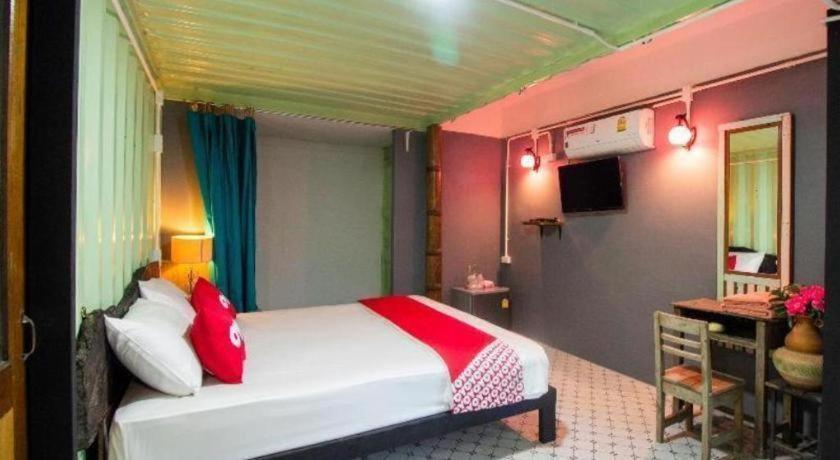 Hotel OYO 999 Baan Pak Rom Ruen HHQ Exteriér fotografie